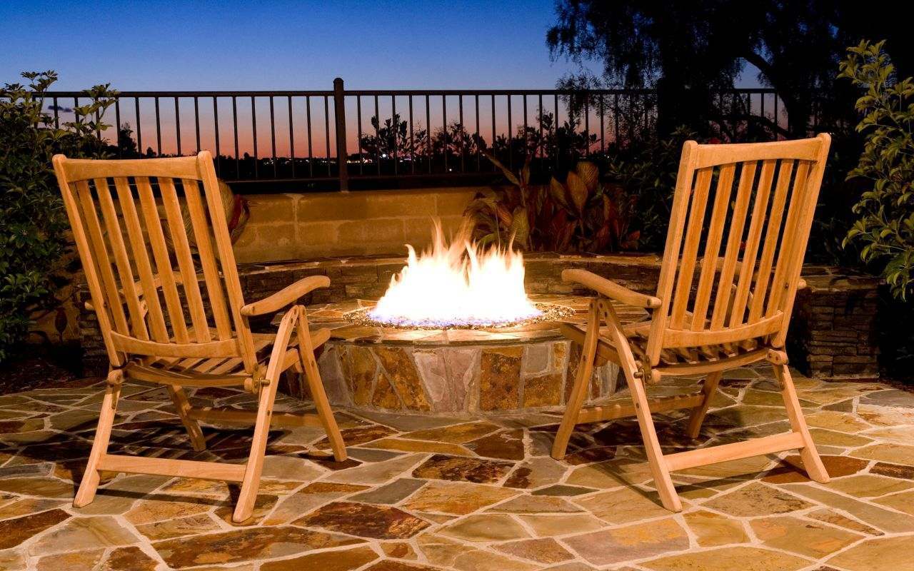 Classic circular flagstone patio design in Kitsap County.